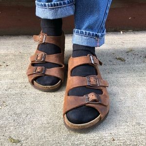 Brown 4 buckle Birkenstocks